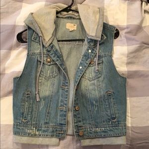 Jean Vest with Grey Hood - med.